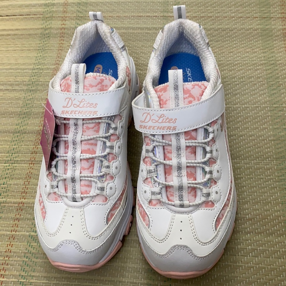 Sketchers sneaker